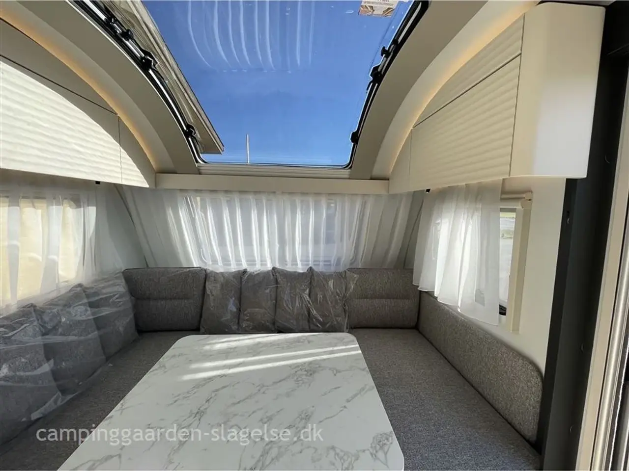 Billede 5 - 2026 - Adria Adora 532 UL NY MODEL - PÅ LAGER - Adria Adora 532 UL – Komfort og fleksibilitet på hjul!