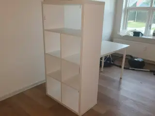 Rumdeler med bord