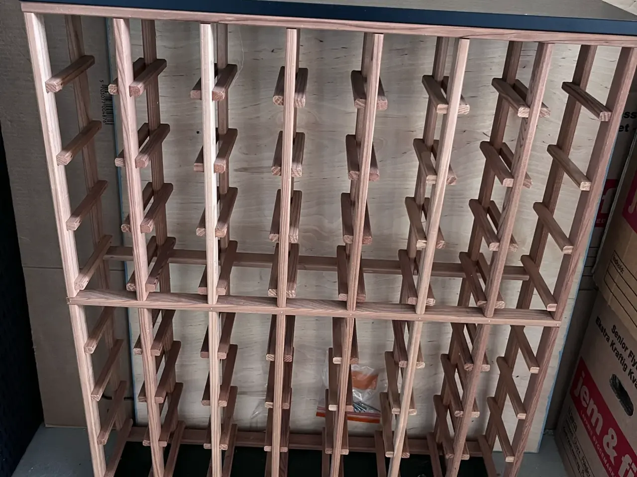 Billede 1 - Vin reol med plads til 56 flasker