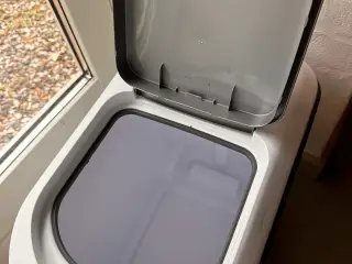 Foderbeholder til hund eller kat