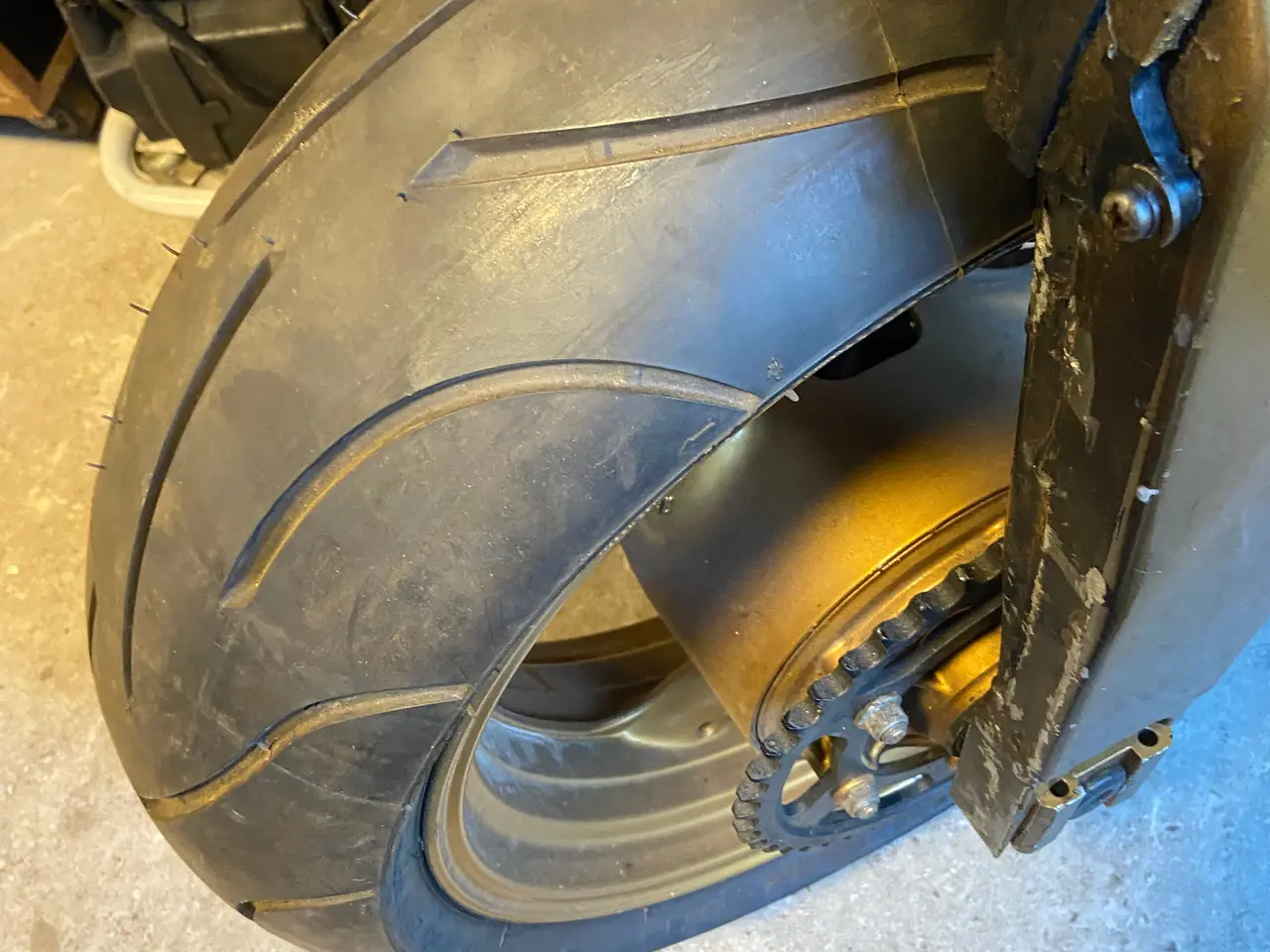 Billede 2 - Fzr 1000 forgaffel og bagsvinger 
