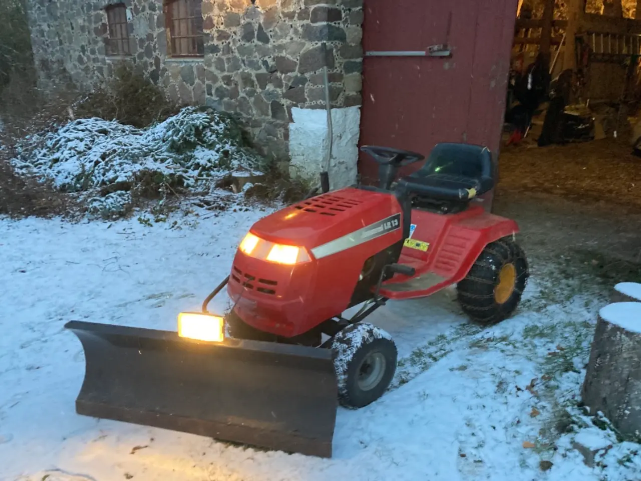 Billede 1 - Havetraktor med sneplov 
