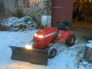 Havetraktor med sneplov 