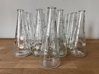 17 små vaser til festbordet - 5 kr./stk.