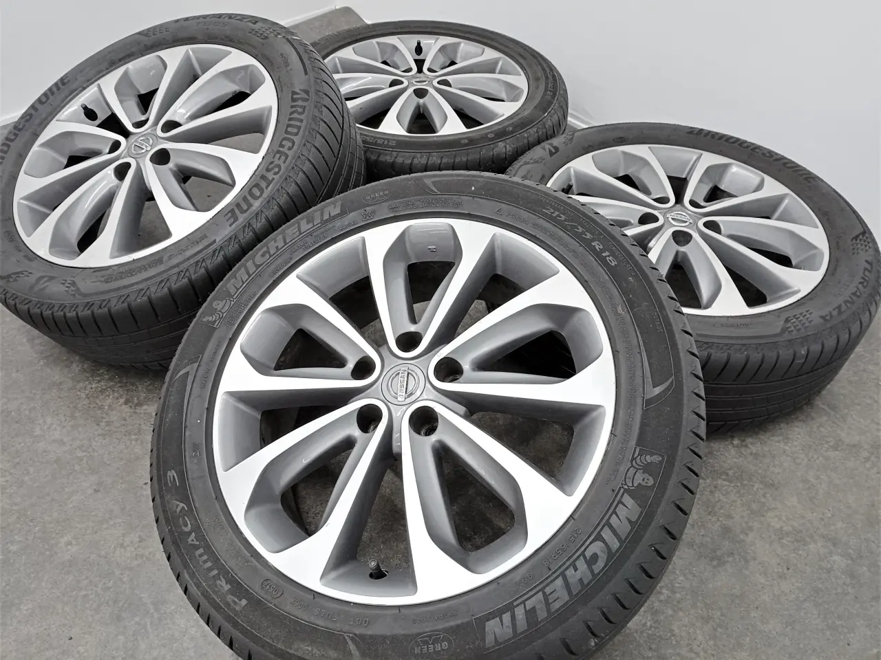 Billede 2 - 5x114,3 18" ET40 nav 66,1ø NISSAN sommersæt