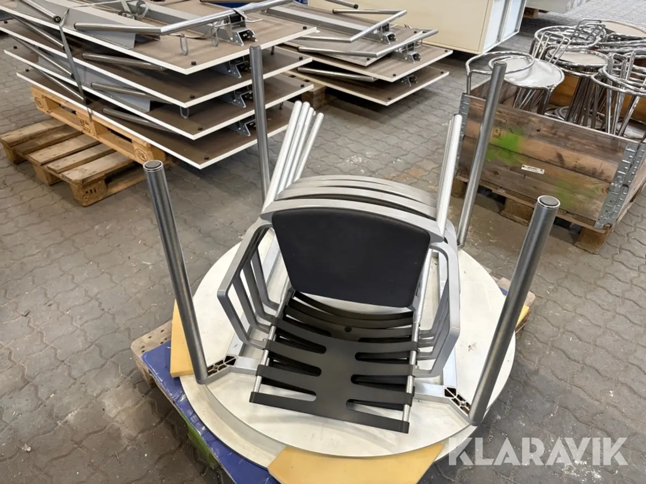 Billede 1 - Bord og stole Fritz Hansen - 5 dele
