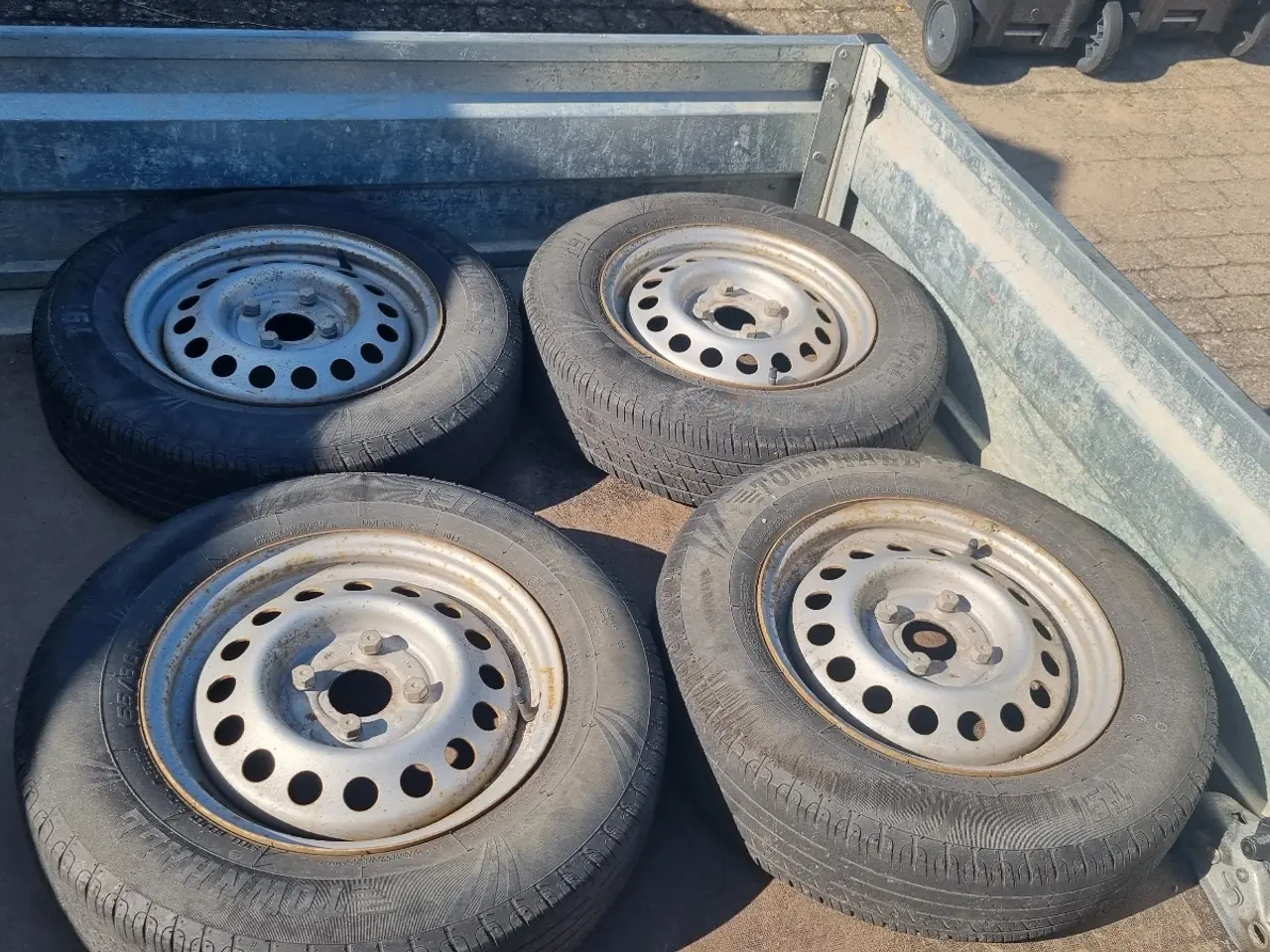 Billede 1 - 3 stk standard fælge til trailer. 