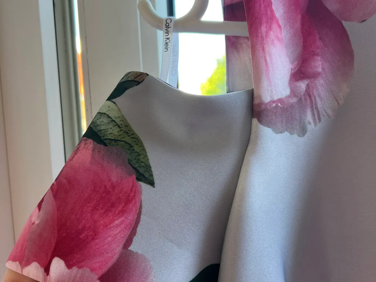 Billede 8 - Calvin Klein Festkjole m/Halvåbne Ærmer. Str. 36/3