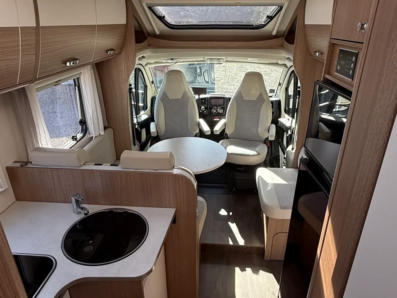 Billede 12 -  Carado autocamper T449