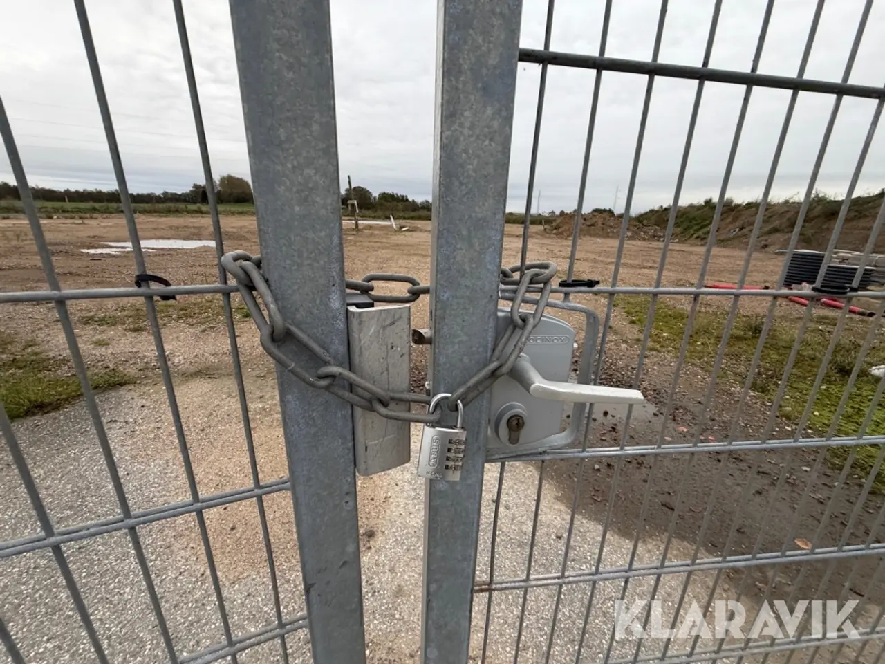 Billede 7 - Hegn med dør og porte, Ishøj, ca. 680 meter