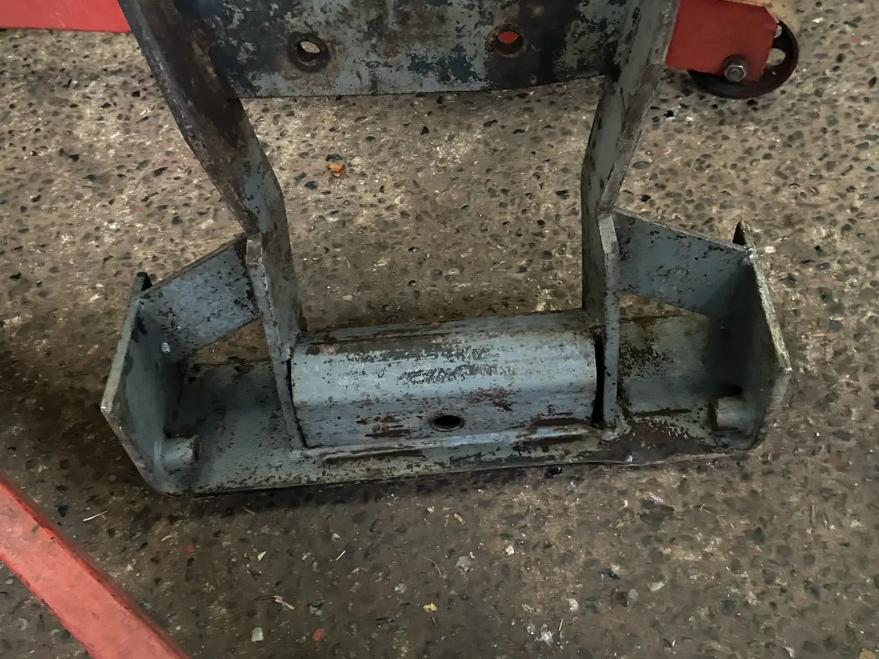 Billede 3 - MF 135 frontvægt ramme. 