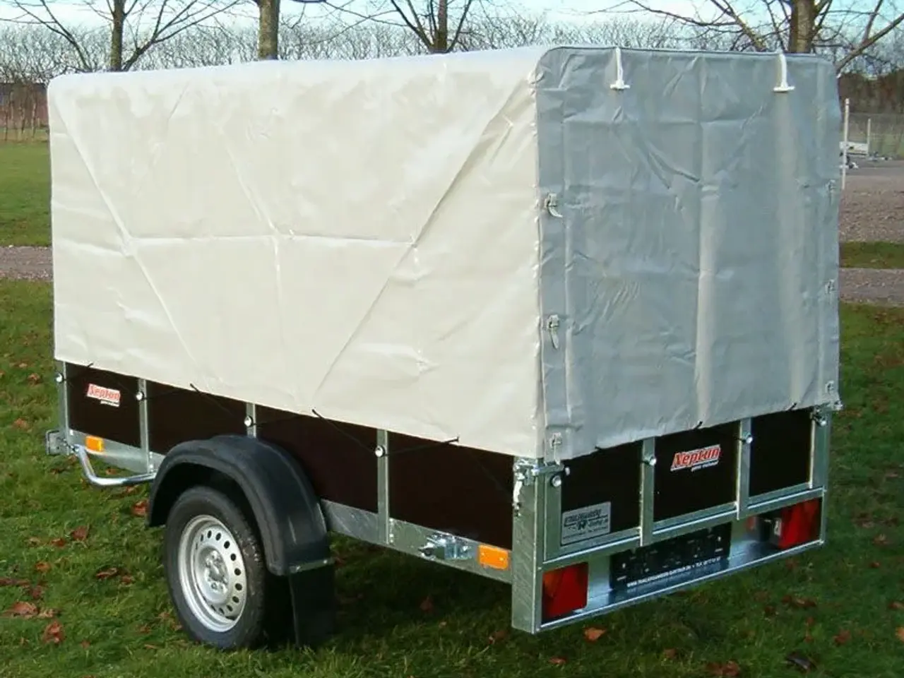 Billede 2 - Neptun Trailwood 236-1 med 125 cm høj presenning