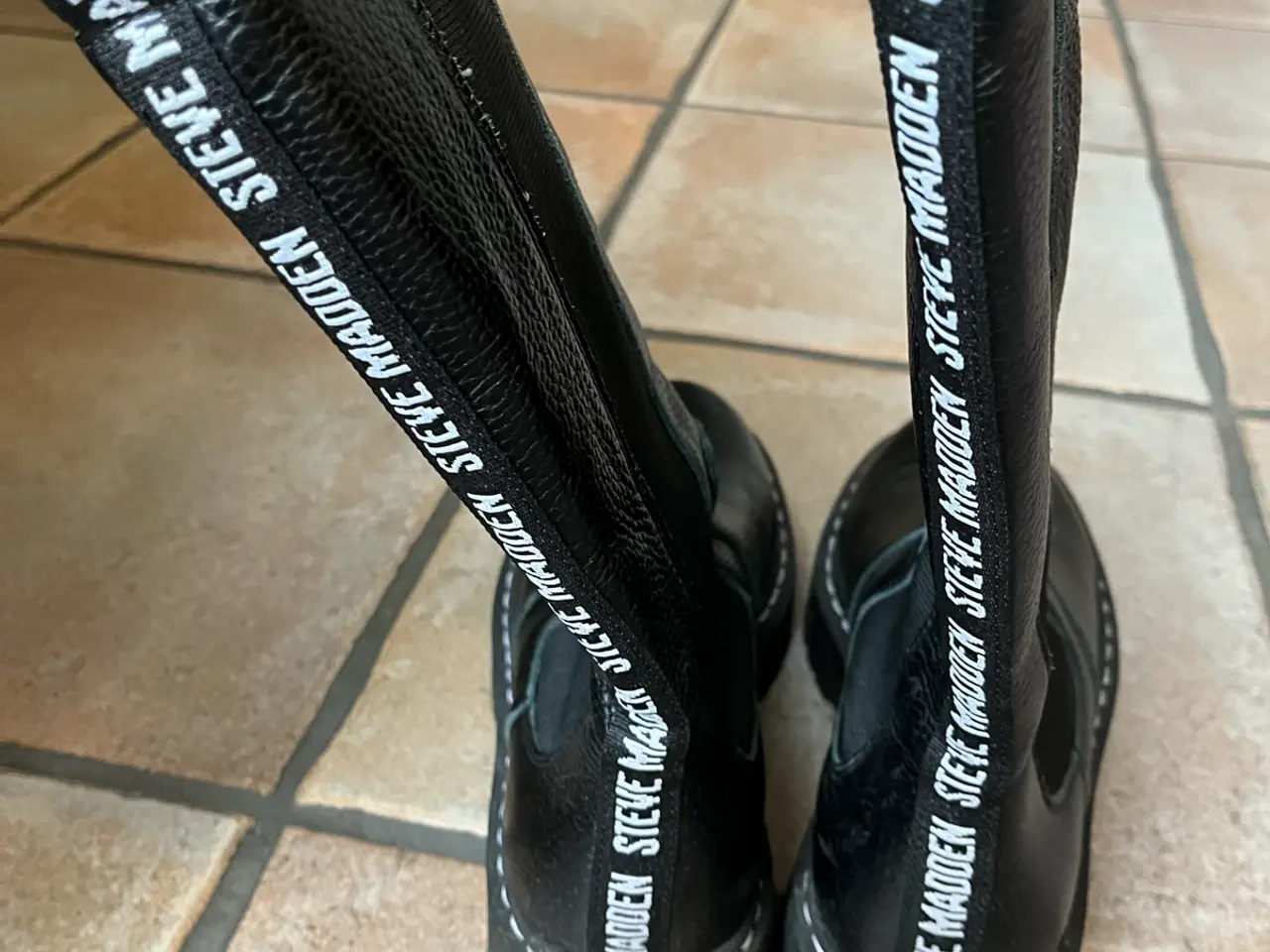 Billede 4 - Super smart støvle fra Steve Madden.