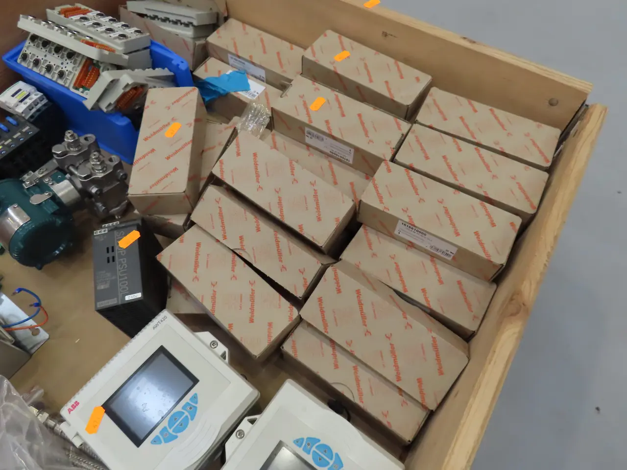 Billede 9 - Palle med div. strømforsyninger SITOP PSU8200, eltavle TITECH ELECTRIC m.m.