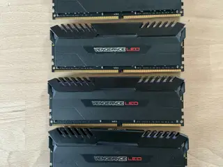 Corsair Vengeance LED 32 GB (4x8 GB)