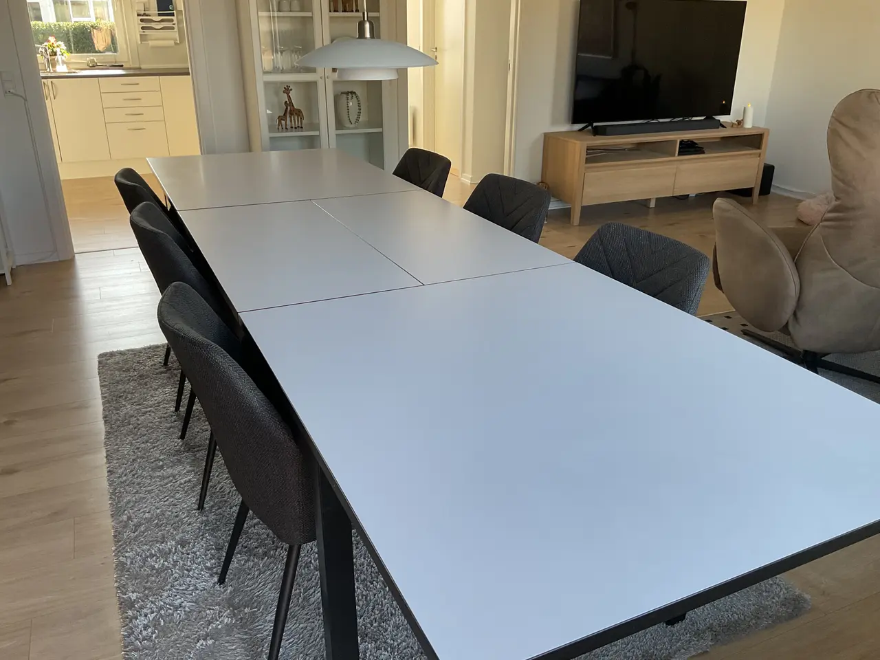 Billede 2 - Rigtig godt spisebord
