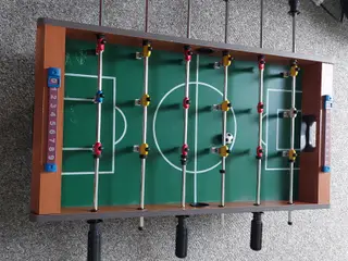 Fodbold bane i træ med tavle
