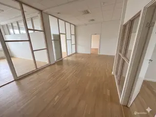 Lyst og fleksibelt kontor-/kliniklejemål på 164 m²