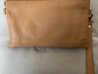 Depeche læderclutch