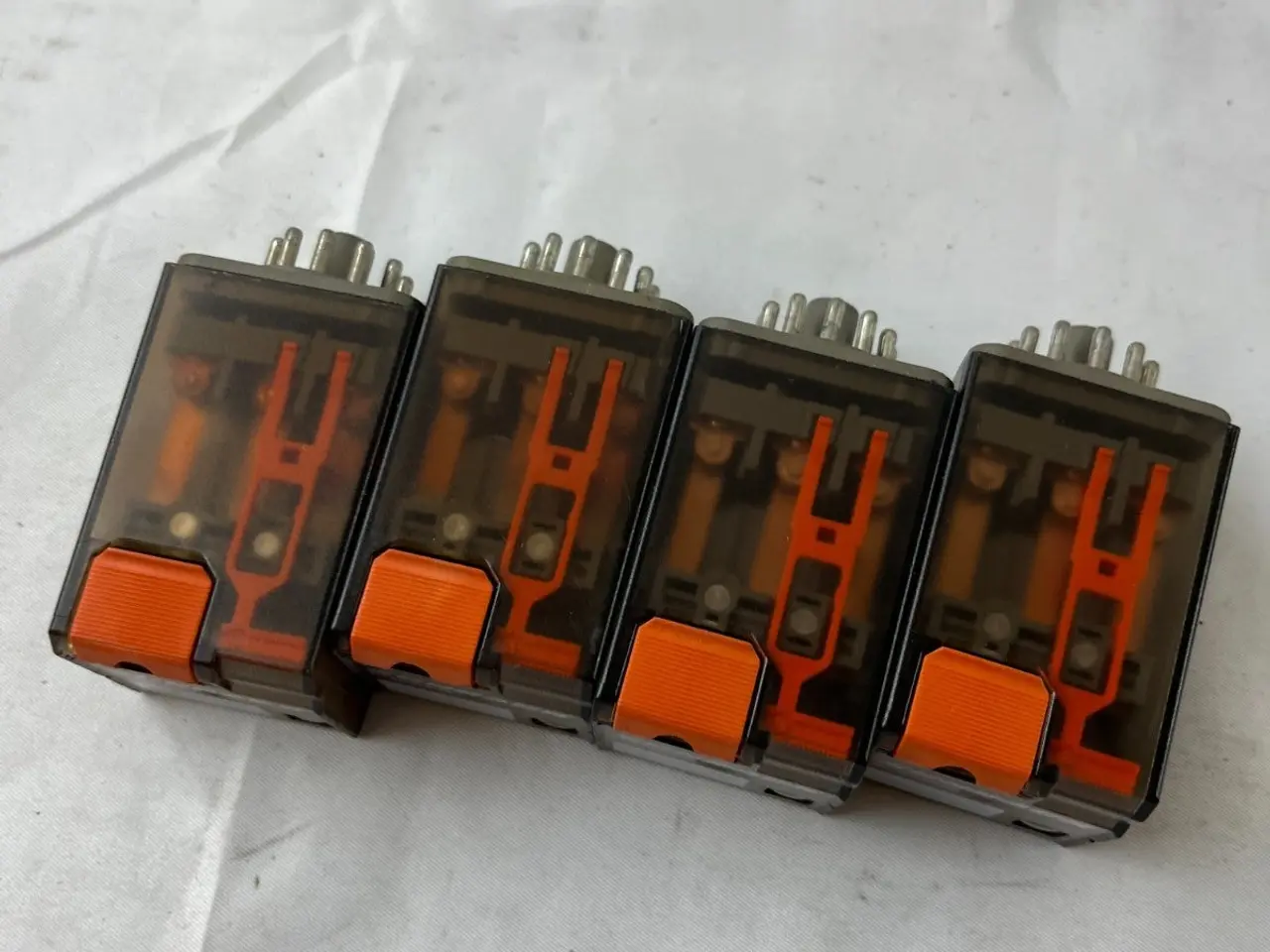 Billede 2 - Schrack MT328230 relæ 230V AC 10A 3CO Plug‑In Tyco