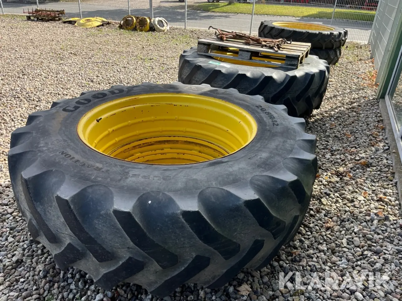 Billede 2 - Dæk Goodyear Super traction 2 styk