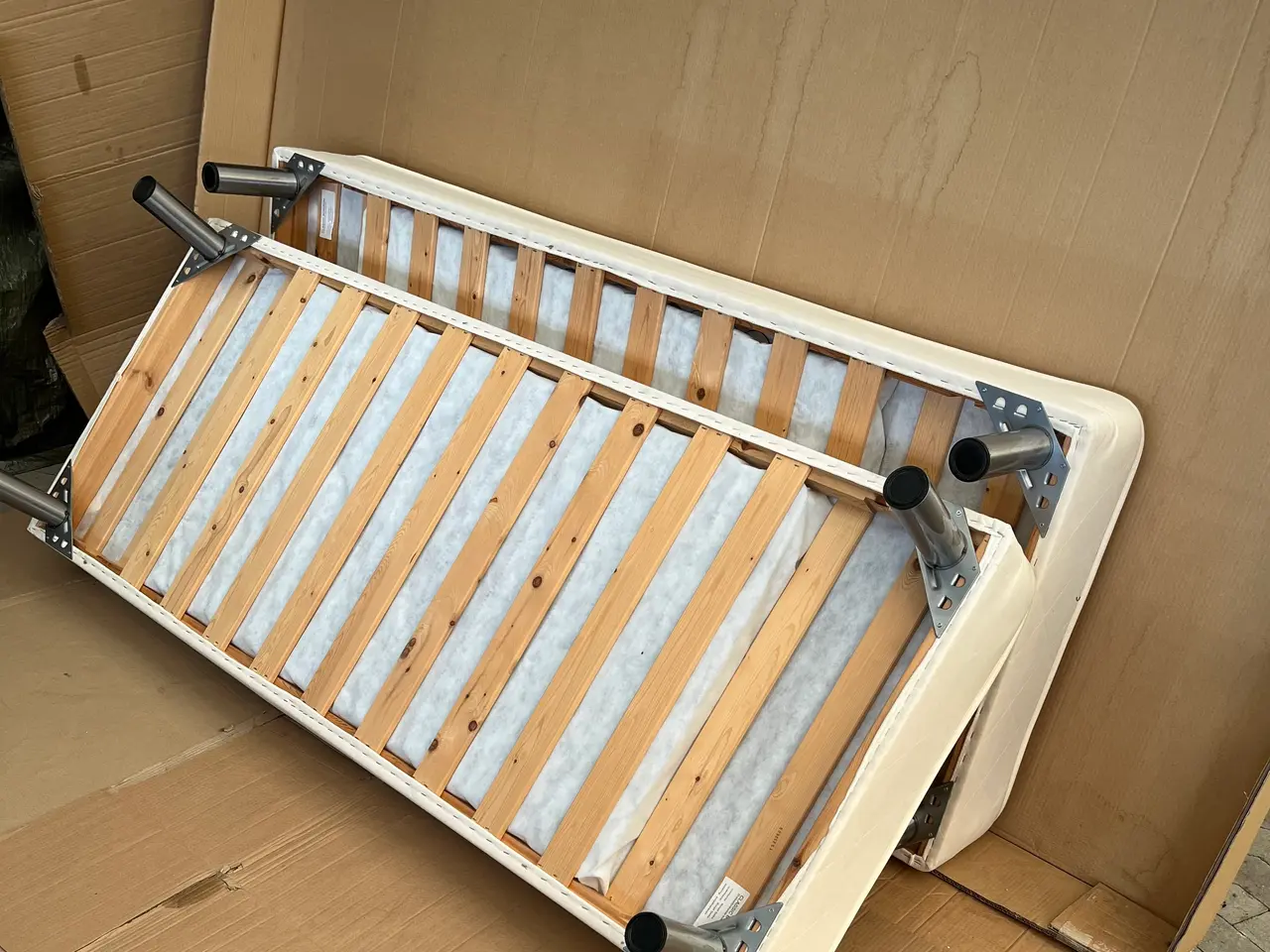 Billede 4 - 2 enkelt senge. Box madras 200x90 cm Pris for 2.