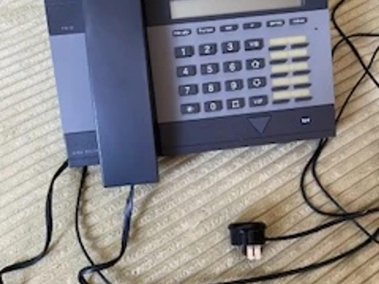 Billede 2 - Fastnettelefon Kirk Delta Trio Mørkegra/lysegrå