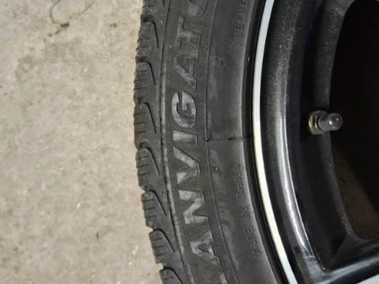 Billede 2 - 17” alufælge med vinterdæk – 225/45 R17