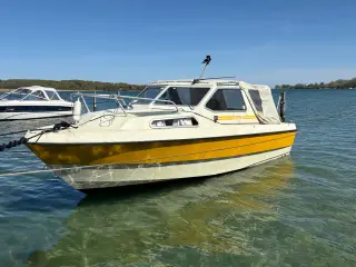 Flipper 620 m. Yamaha 100 hk og indreg. Trailer 
