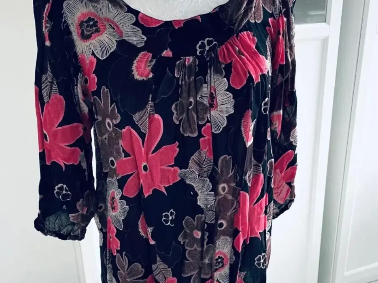 Billede 1 - Bluse med blomster 