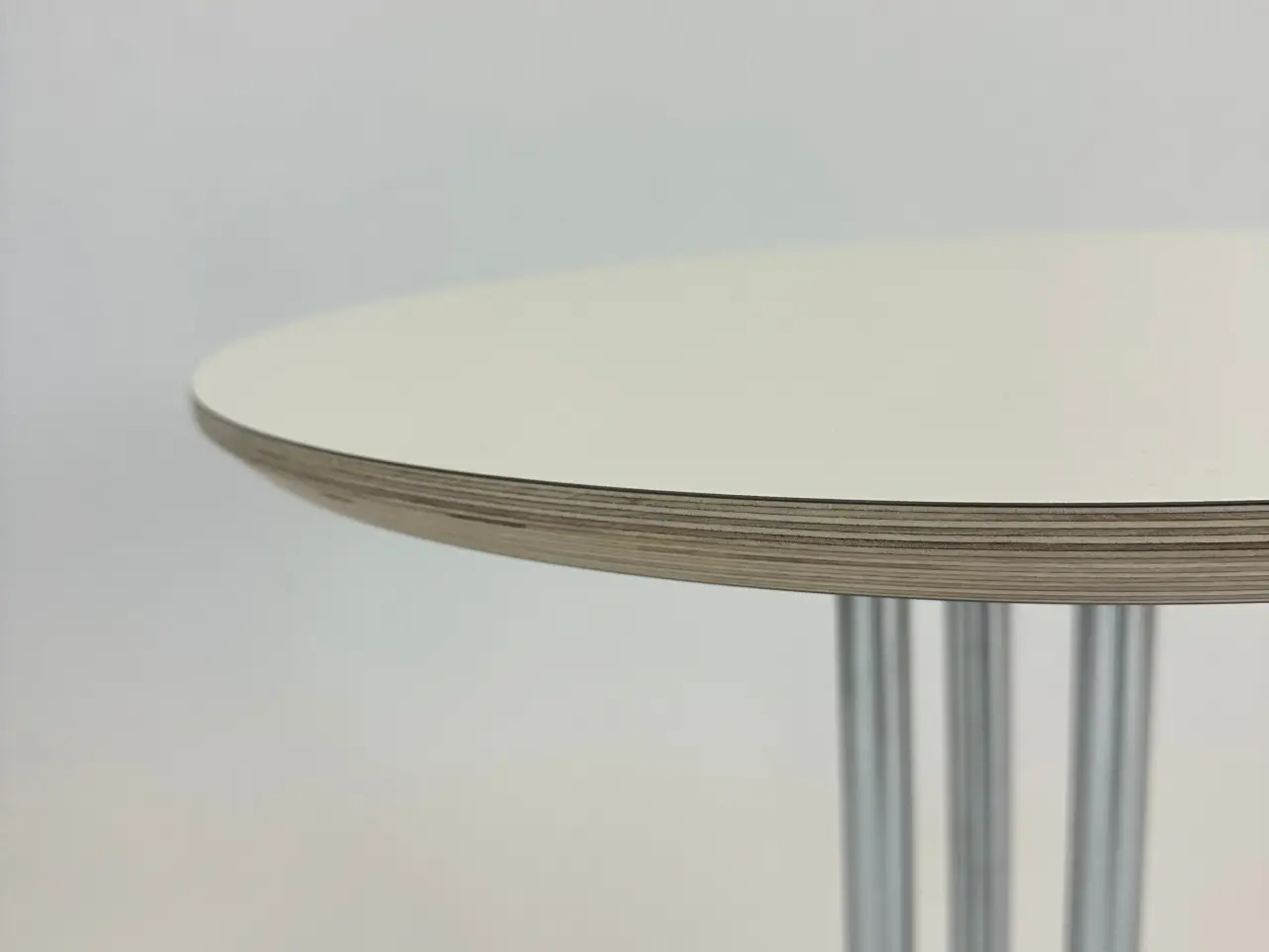 Billede 3 - Magnus Olesen Sofabord – Hvid Ø63 cm