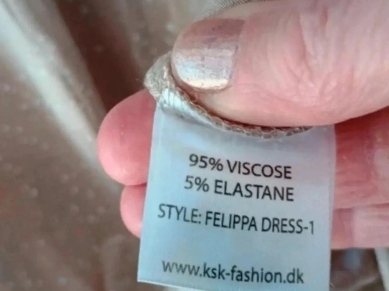 Billede 4 - Ofelia kjole med kryds ryg, hvide prikker