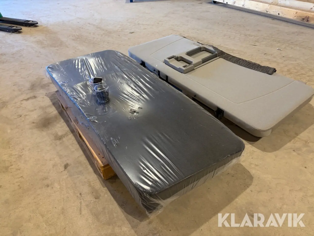 Billede 5 - Overkøje Scania original med madras og monteringsdele