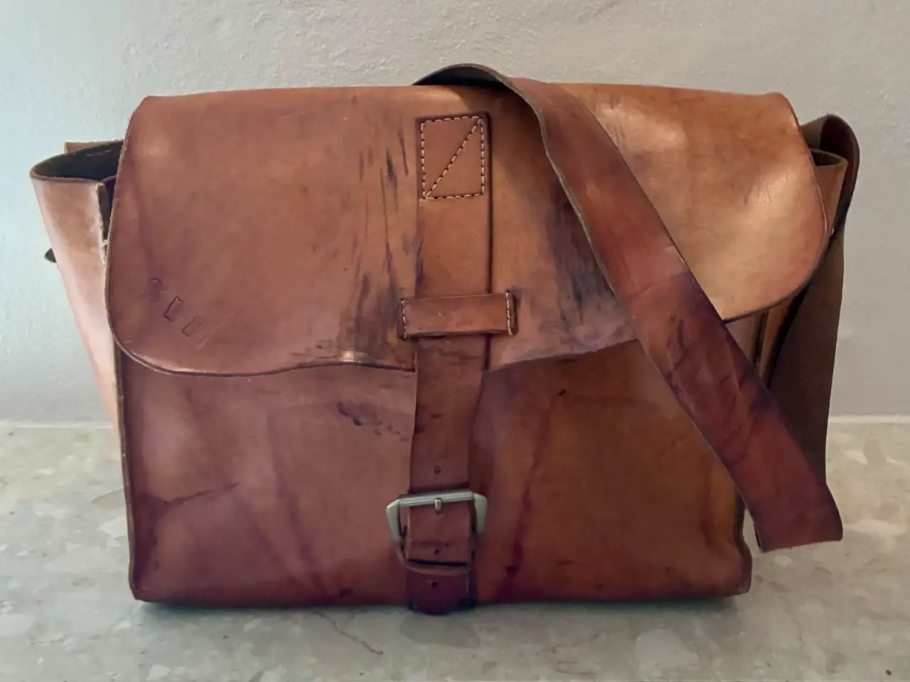 Billede 2 - Stor vintage skuldertaske i kraftigt kernelæder