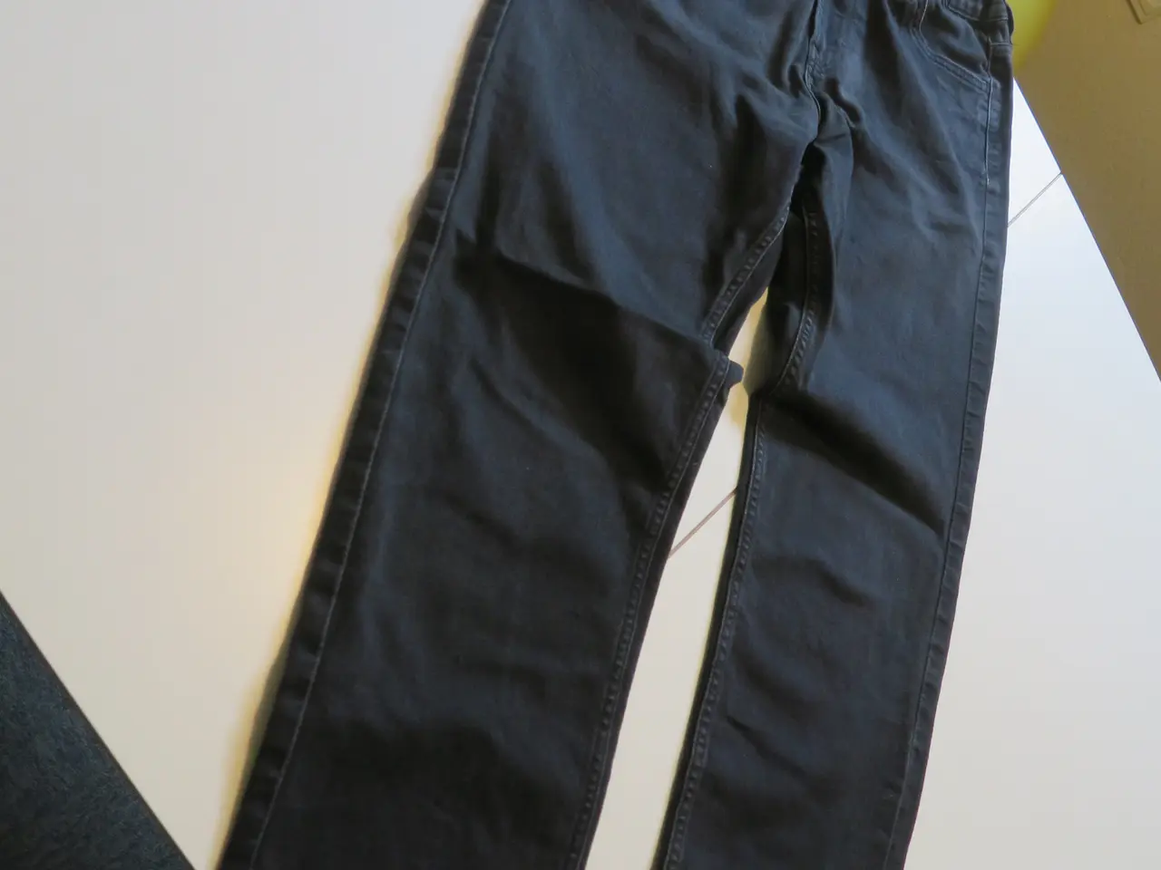 Billede 1 - Jeans, H&M, str. 170