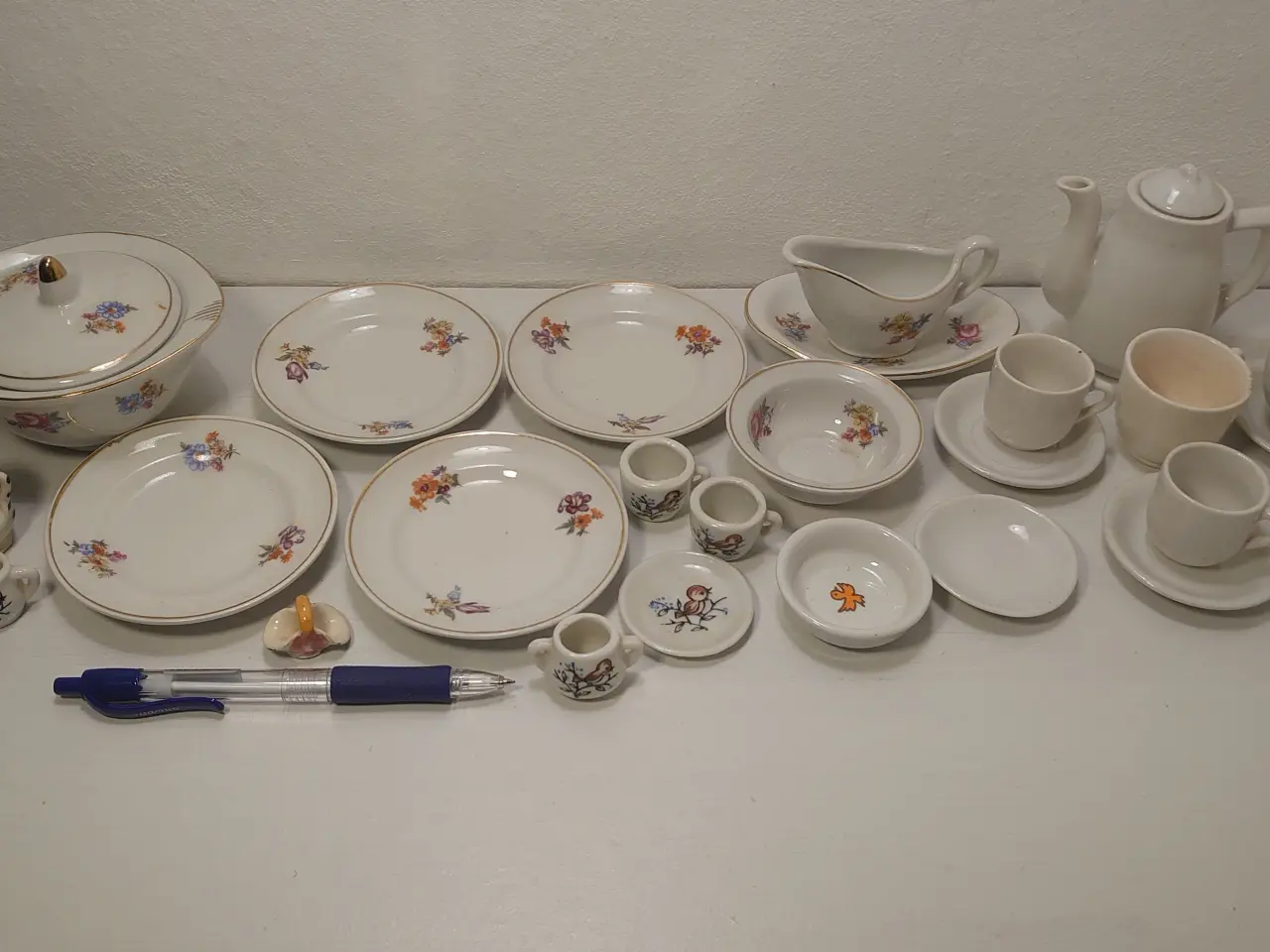 Billede 1 - 29 dele vintage dukke porcelæns stel.