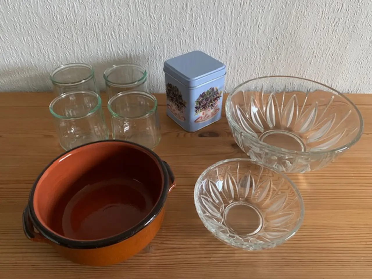 Billede 2 - Oprydning, køkkenting, bøger, indbo m.m. BYD :-)