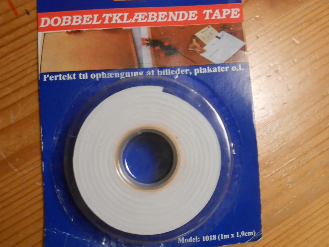 Billede 4 - Nipsenåle. Selvklæbende Stoftape. Gardinophæng.