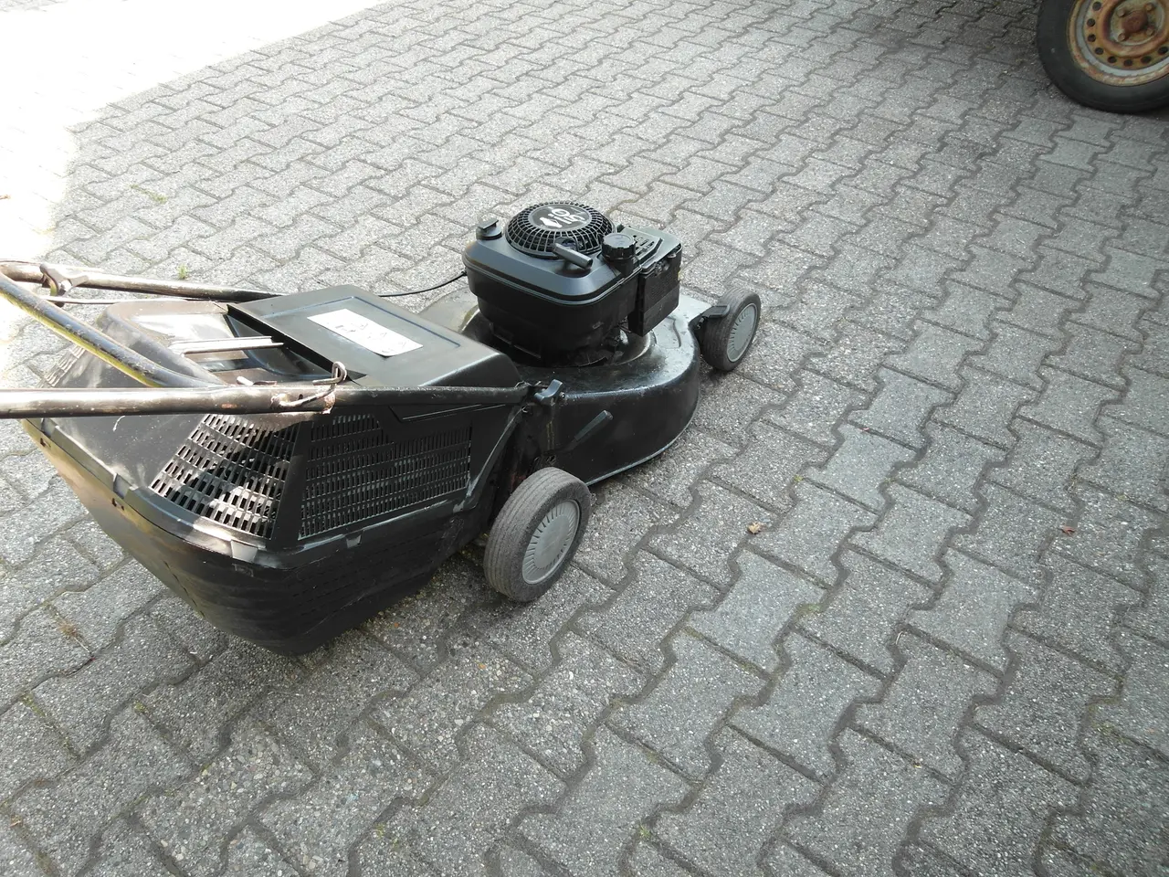 Billede 3 - Plæeklipper med Briggs&Stratton motor.