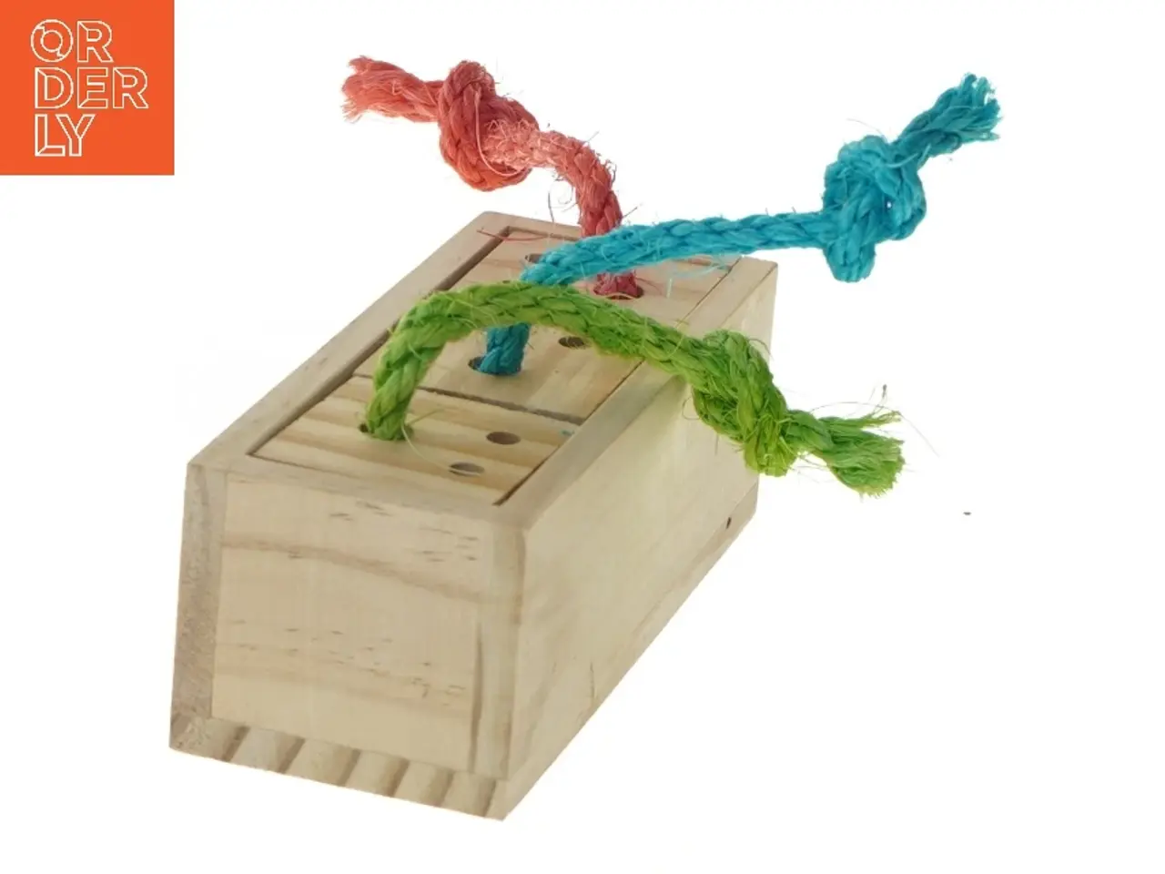 Billede 4 - Trælegetøj med farvede snore (str. 15,5x6x5,5 cm)