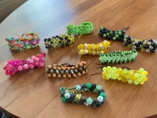 Nye knyttede armbånd