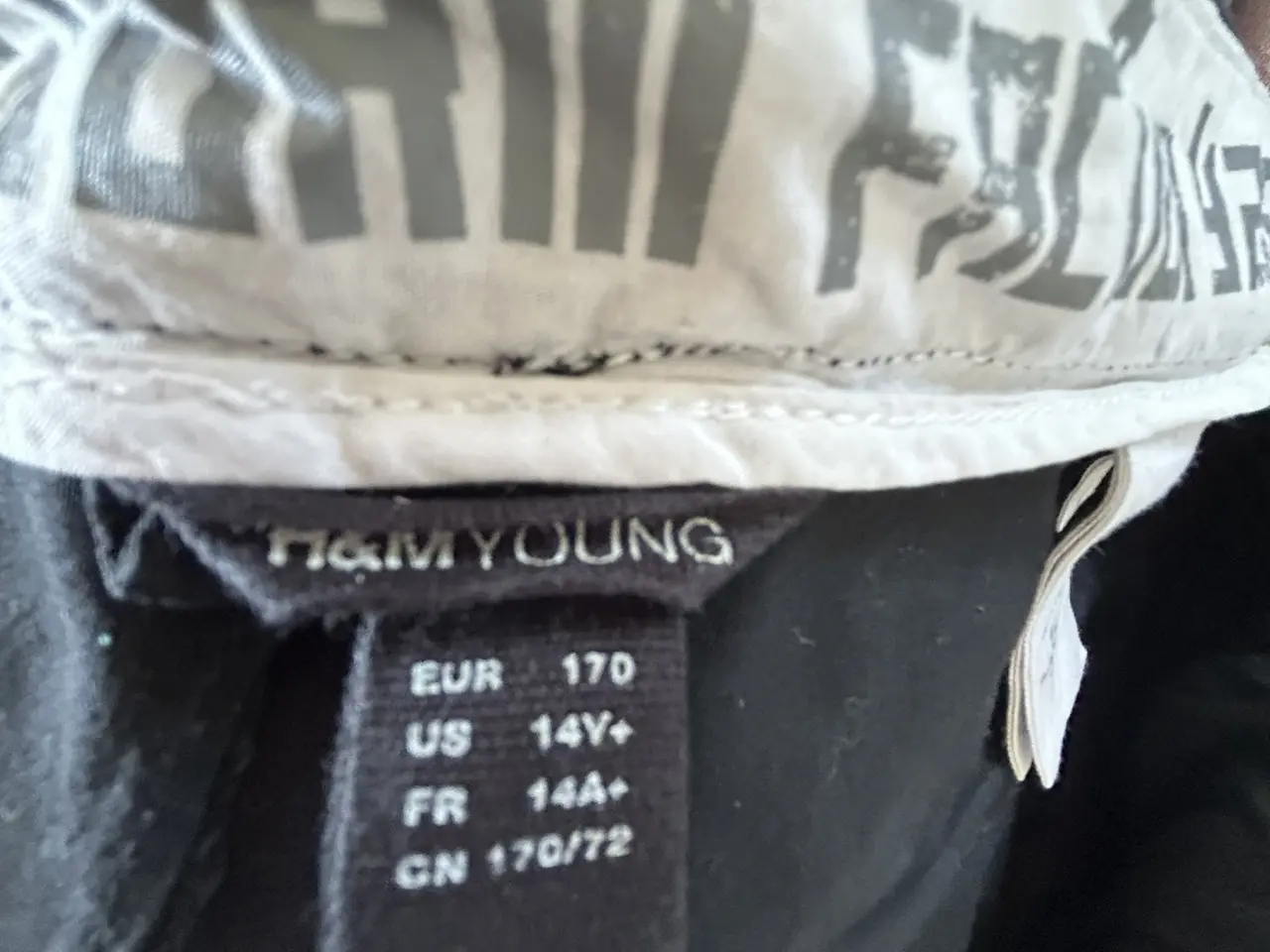 Billede 4 - Sorte bukser af mærket H&M