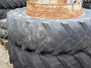 Tvilling Mont 18.4R38 med ring og 6 stk låse