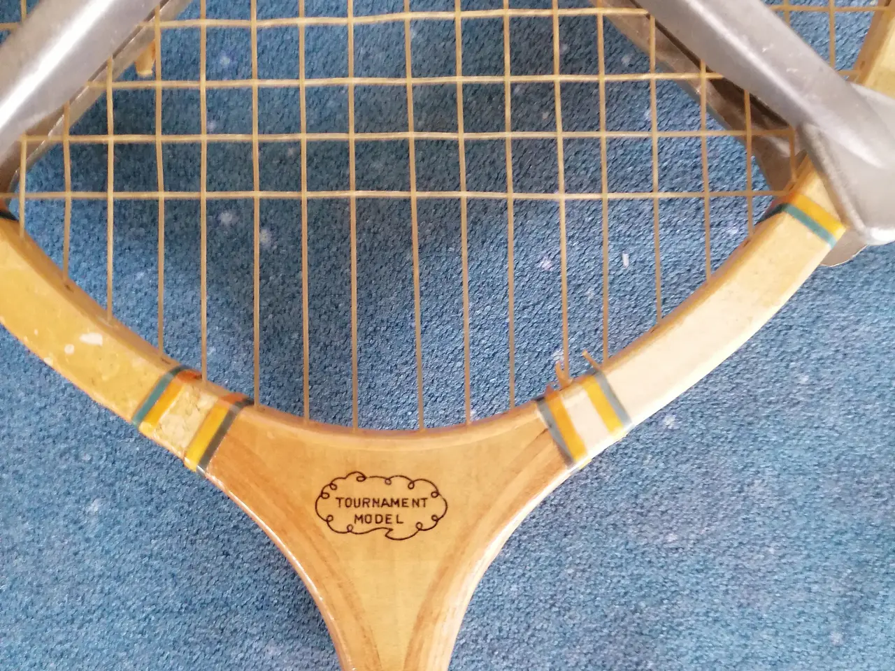 Billede 7 - Flot Gammel Invincible Badminton-ketsjer