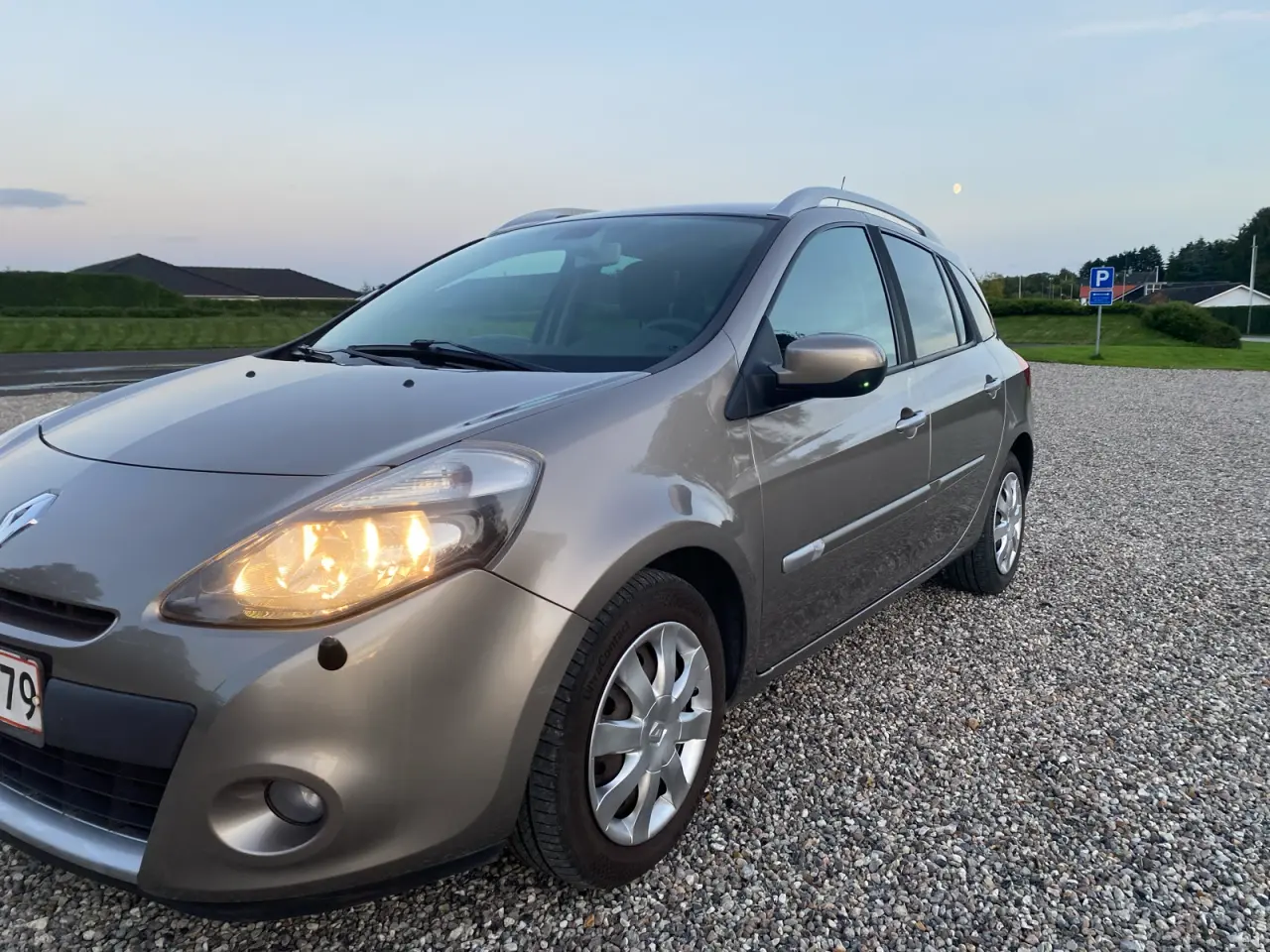 Billede 3 - Velholdt Clio st.car