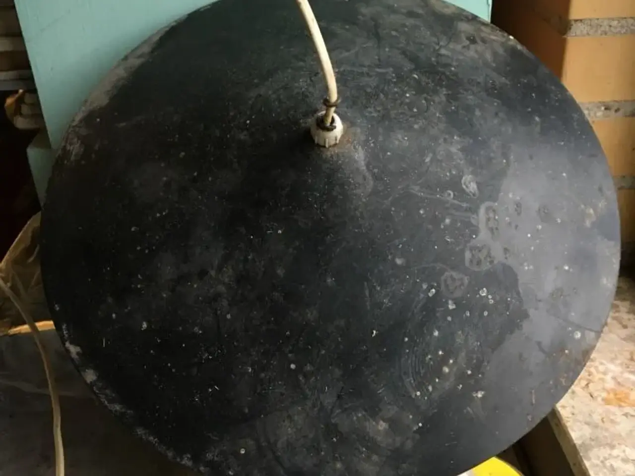 Billede 1 - Virkelig patineret lampe. Giv bud.