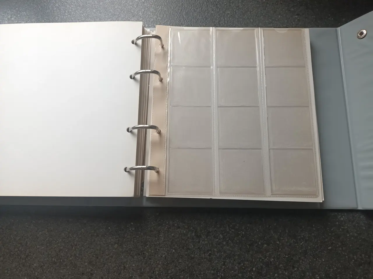 Billede 4 - Møntalbum med 38 sider + pap.