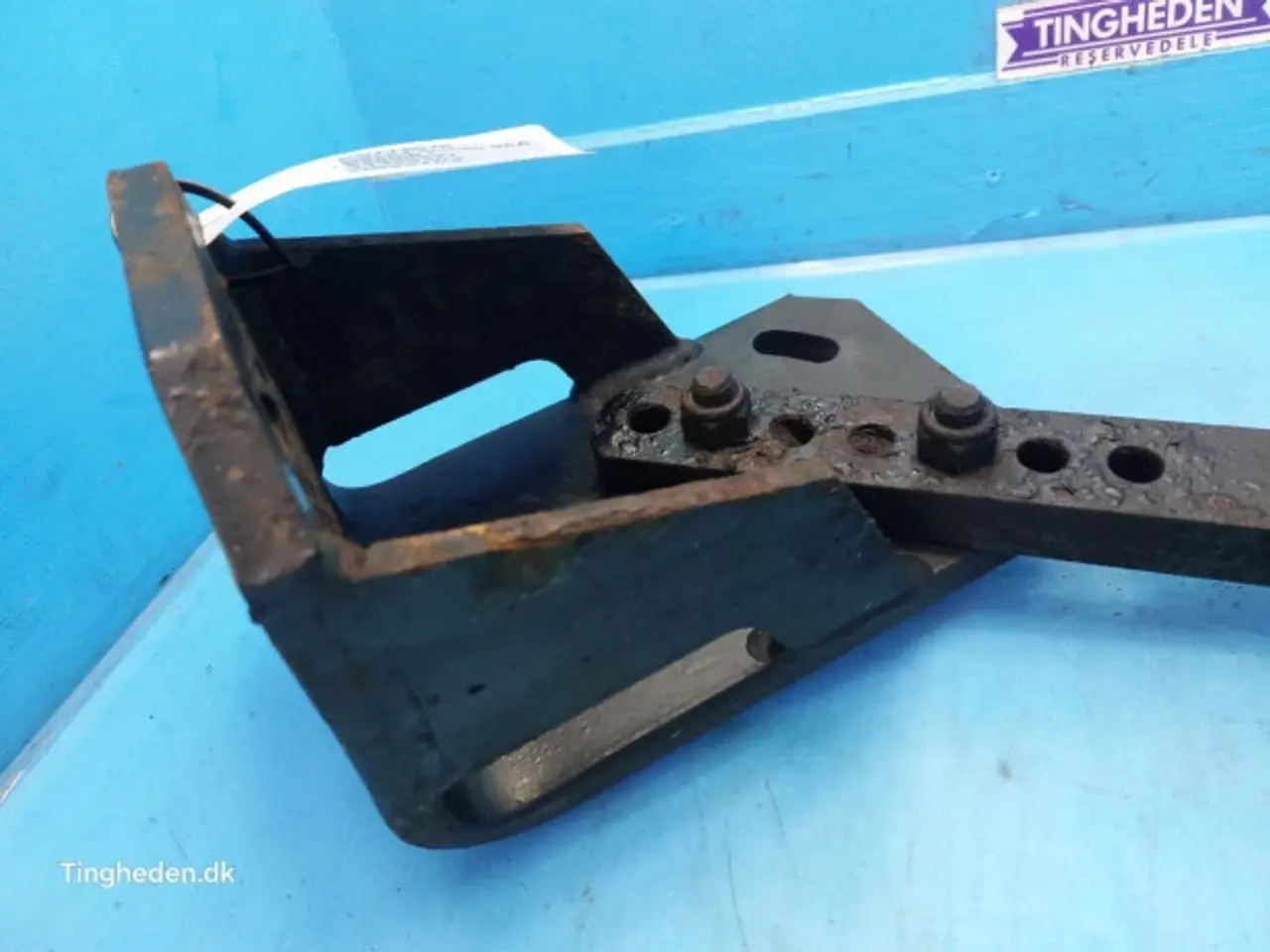 Billede 5 - Case Farmall 95A Hjulskærm Beslag L. 84606297