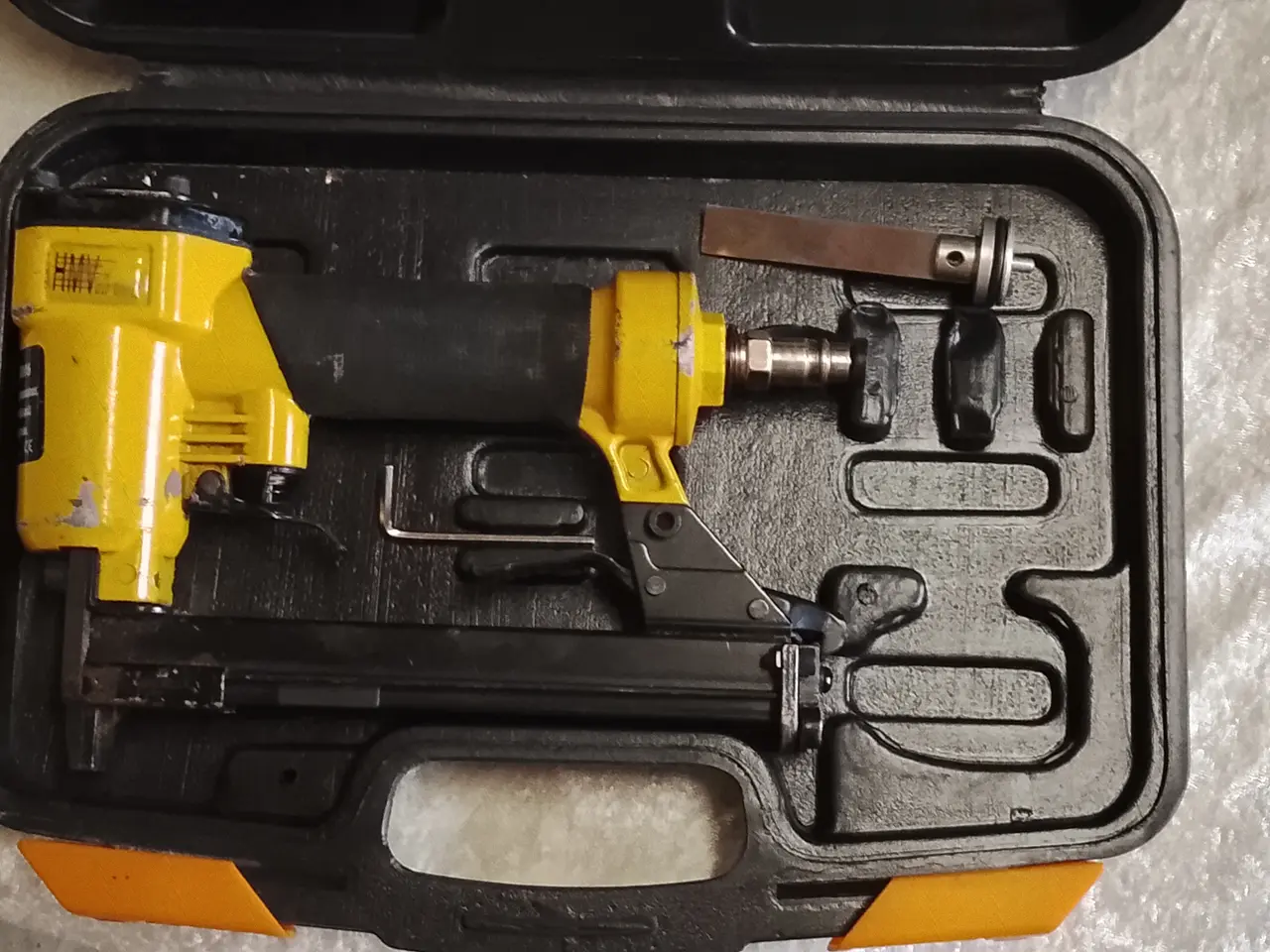 Billede 1 - Klammepistol trykluft fungerer som den skal.