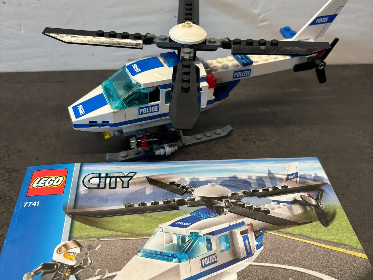 Billede 4 - 8 x LEGO City sæt inkl. 18 minifigurer